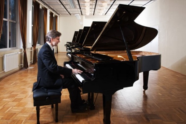 các bước sử dụng đàn piano cơ