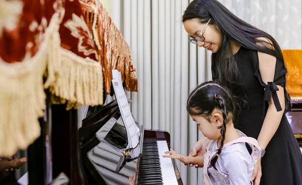 cách tiết kiệm khi mua đàn piano cho trẻ em