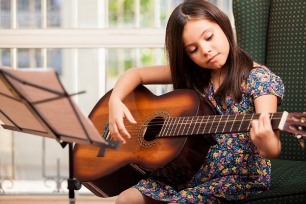 khả năng sáng tạo và biểu đạt đàn guitar