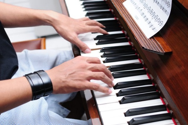 luyện tập đàn piano- cách học đàn piano