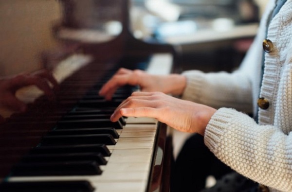 luyện tập ngón đàn piano