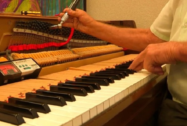 quy trình lên dây đàn piano