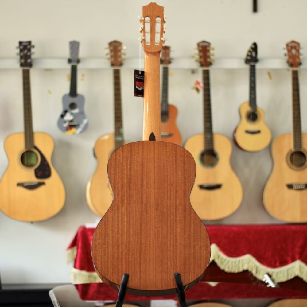 mat lung guitar cordoba C1