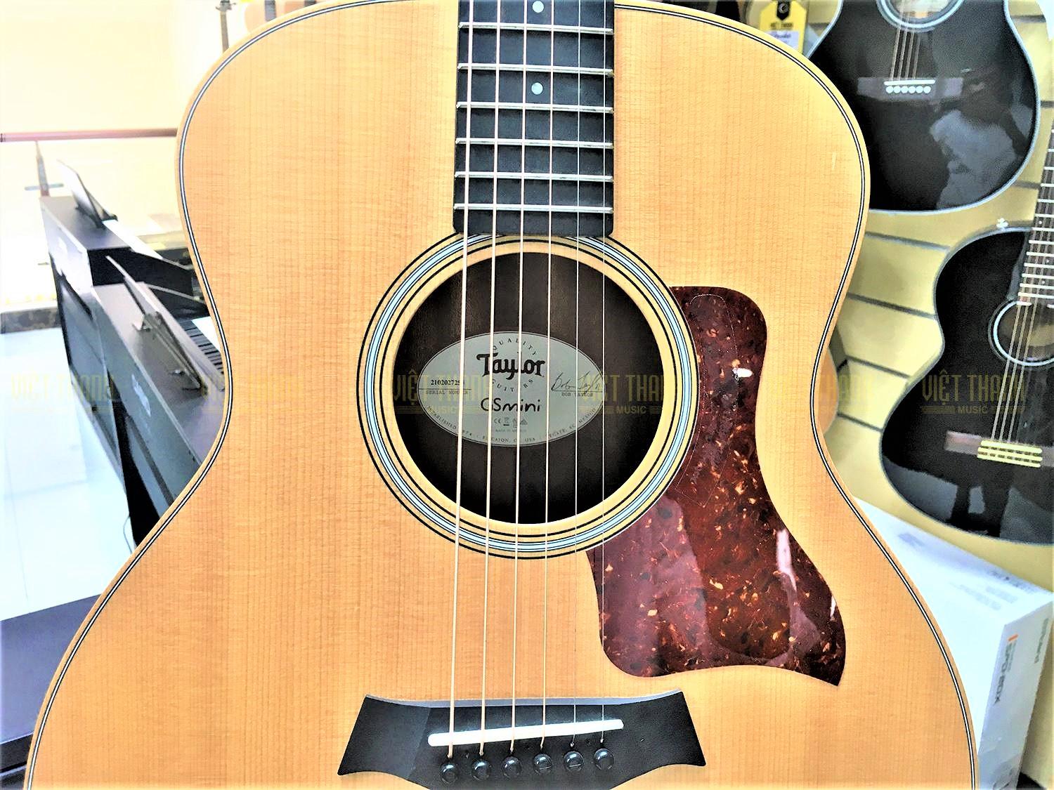 Đàn guitar Taylor GS Mini có âm thanh vang tốt