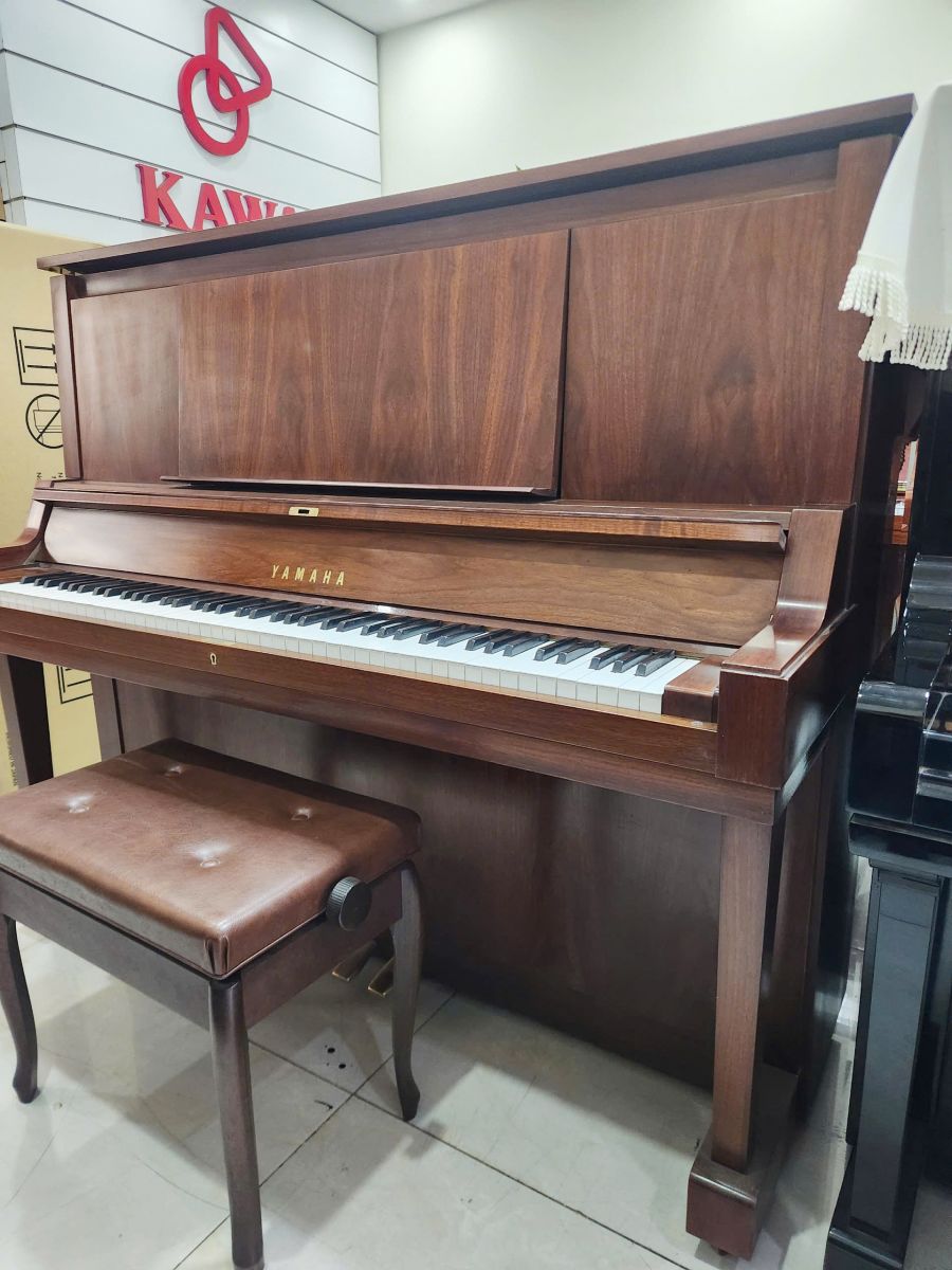 piano Yamaha W102