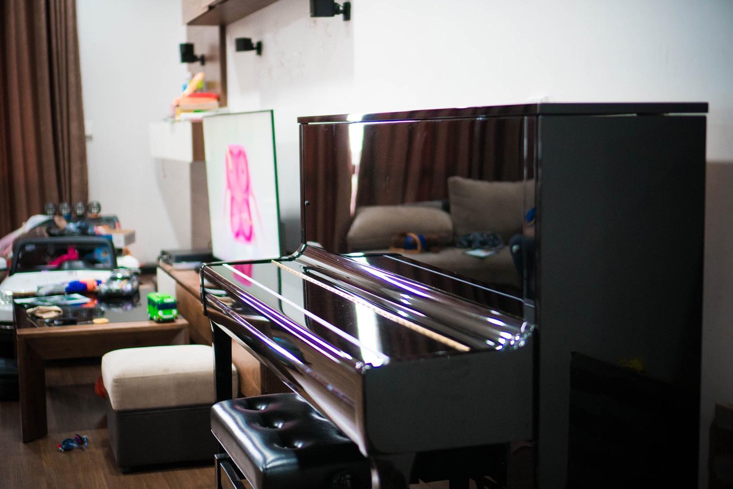 Đàn piano Kawai K300