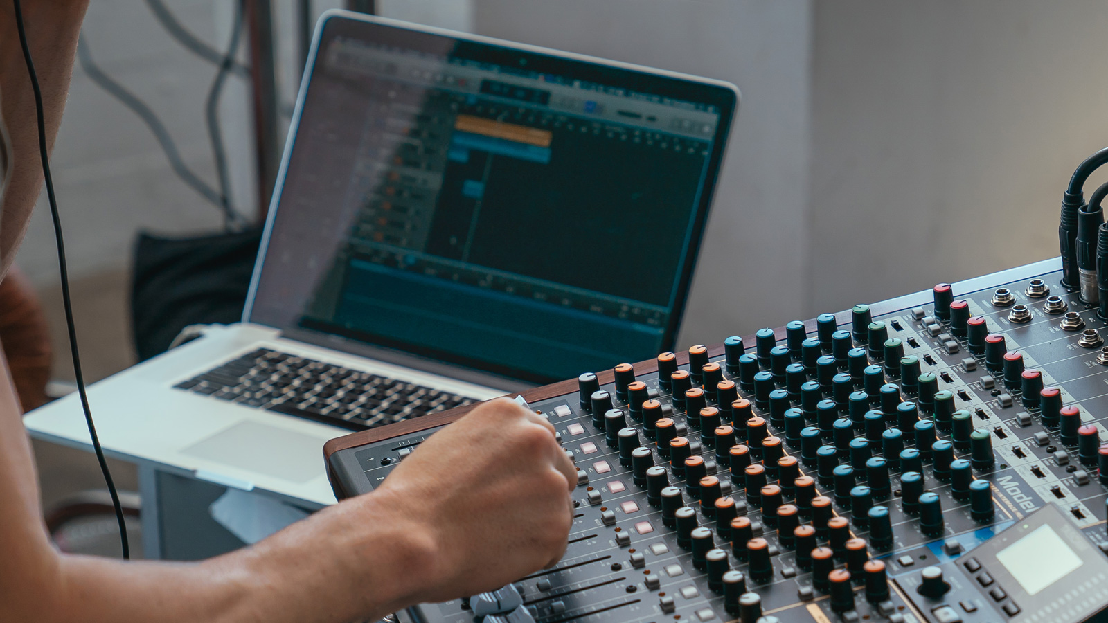 mixer tascam 16 line