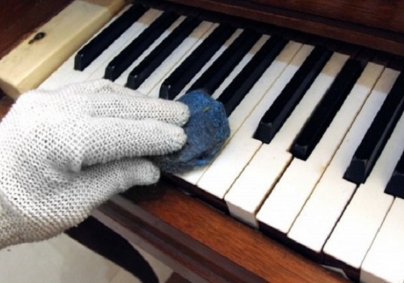 Phím Đàn Piano Điện Bị Dính: Nguyên Nhân Và Cách Khắc Phục
