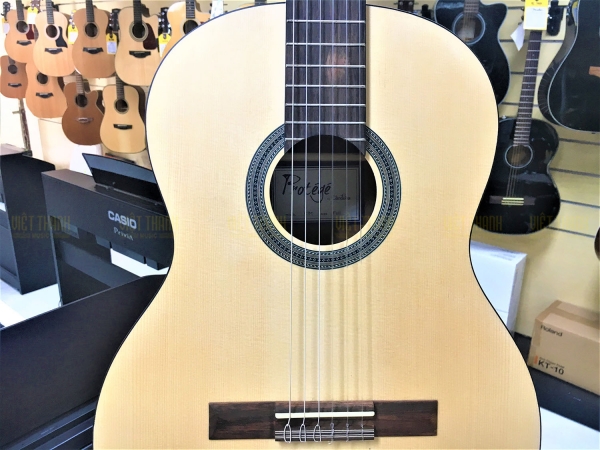 Cordoba C1M