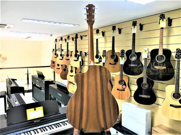 Taylor 214CE
