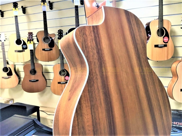 Taylor 214CE