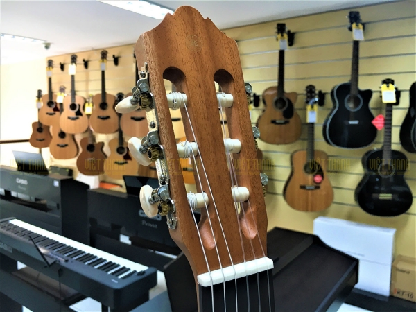 Yamaha C40M