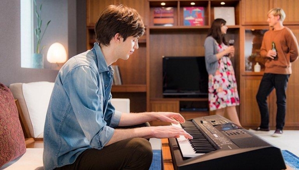 Yamaha PSR E463