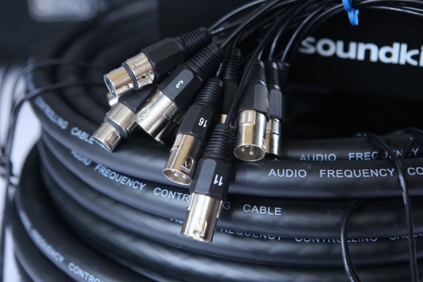 Hộp cáp line Soundking AH104-30M