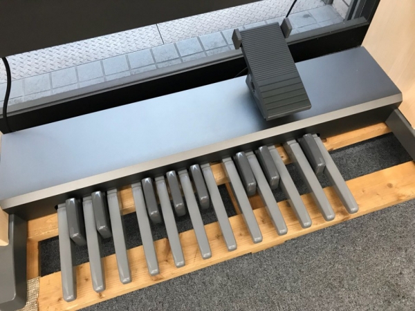 Organ Yamaha ELB-02