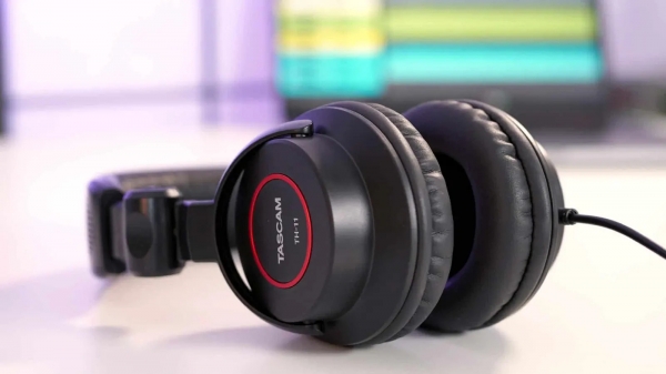 Tai nghe Tascam TH-11