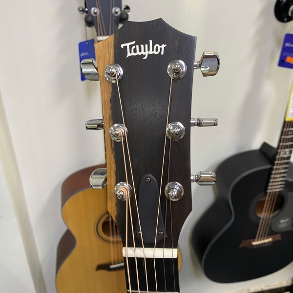 Guitar Taylor 214CE