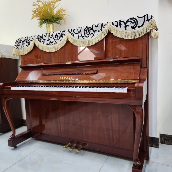 Đàn Piano Yamaha W106