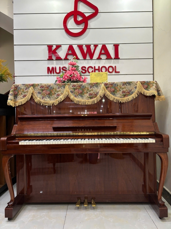 Đàn Piano Yamaha W106