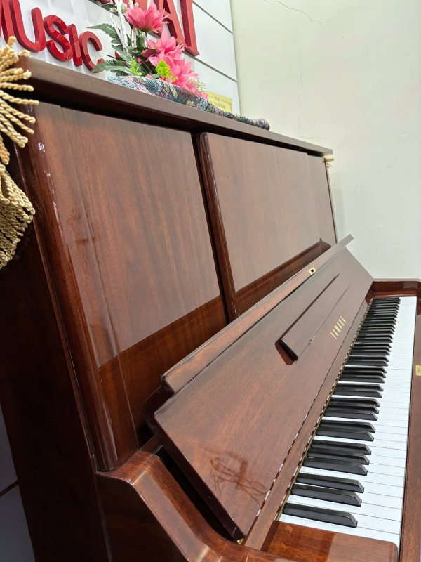 Đàn Piano Yamaha W106