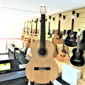  Yamaha C40M